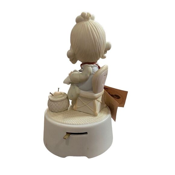 Precious Moments Mother Sew Dear Vintage Musical Porcelain Figurine - Picture 2 of 6